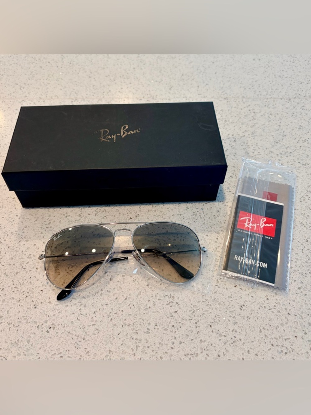 Ray-Ban Aviator Sunglasses Silver Frame with Gray Gradient Lenses, NWT